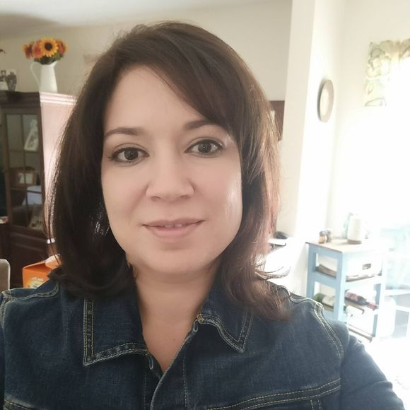 Meet your Posher, Heather - Picture 1 of 1